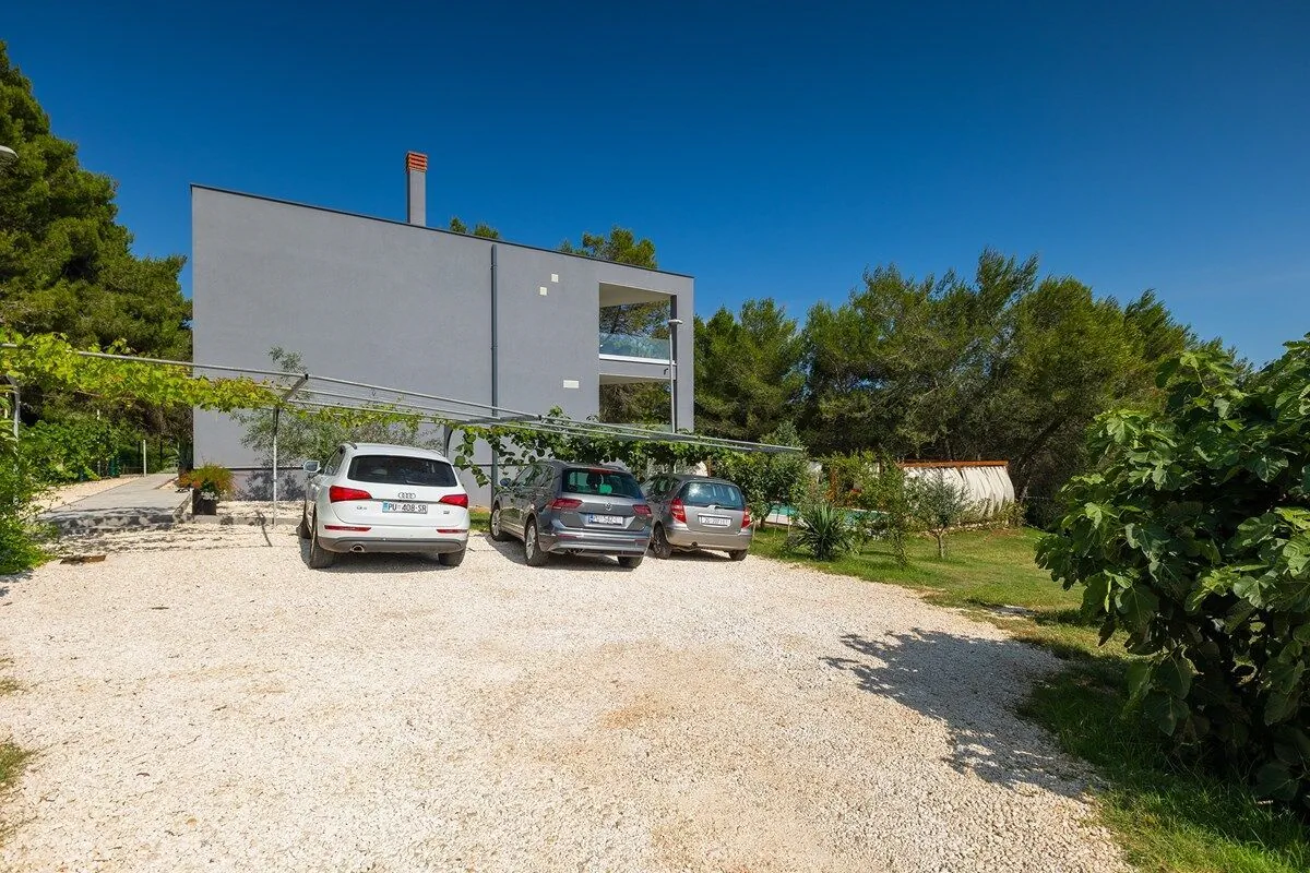 Villa Black and White Pula – Pula, Chorwacja