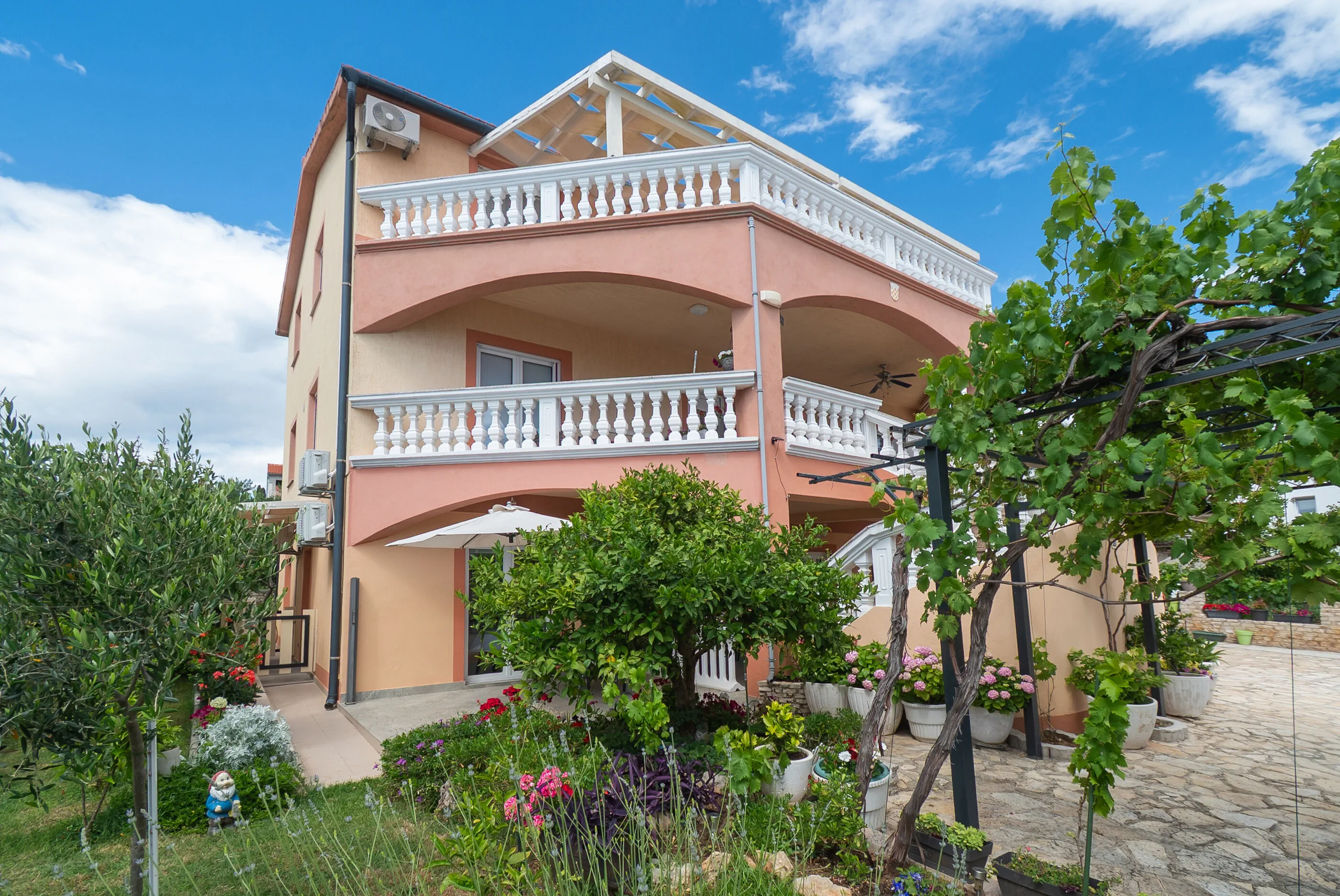 Apartments Jak Vodice – Vodice, Croația