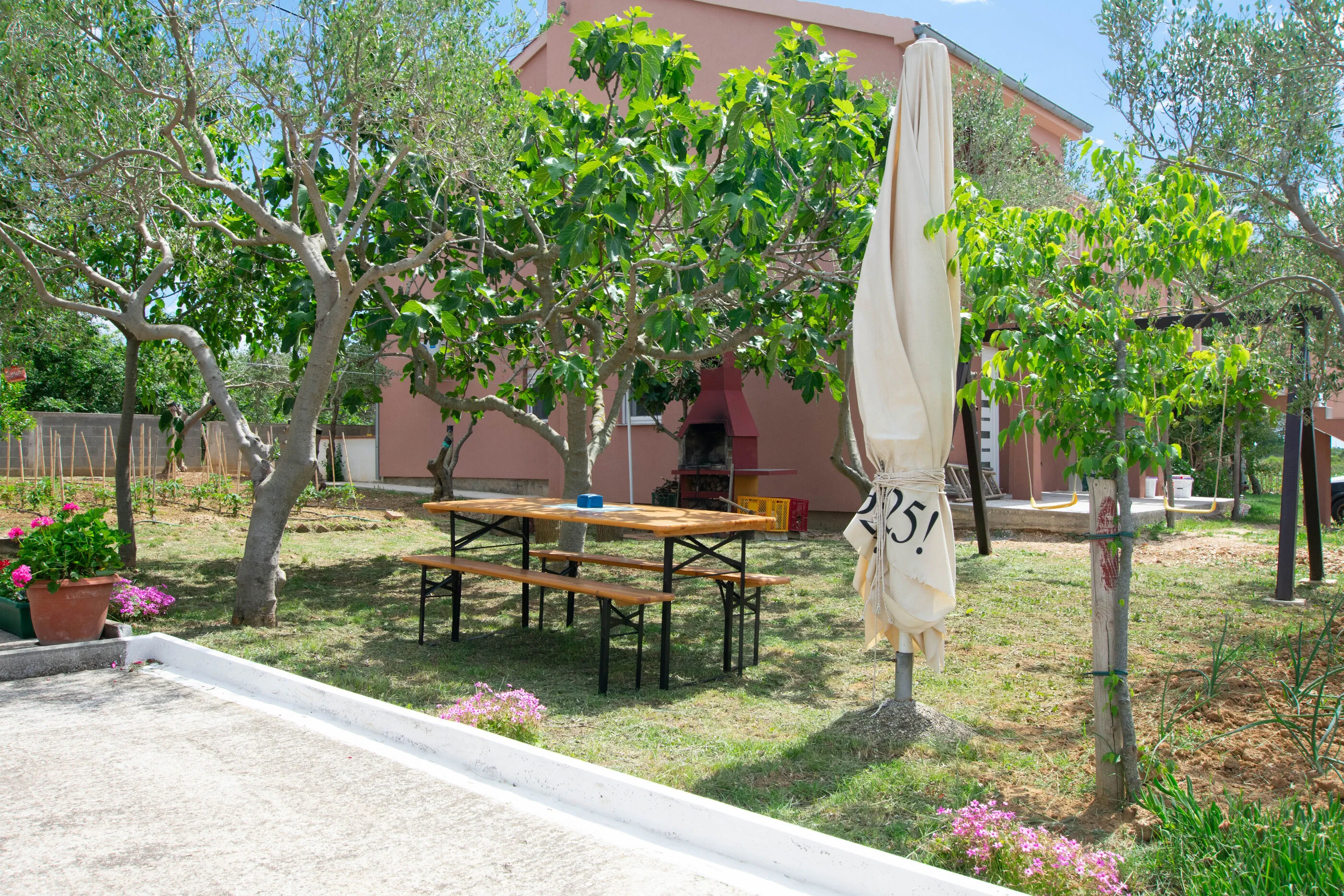 Apartments Ljubo Vrsi – Vrsi, Croația