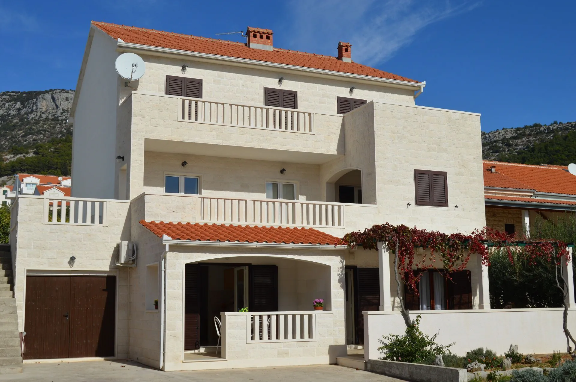 Apartments Frama Bol - foto 1