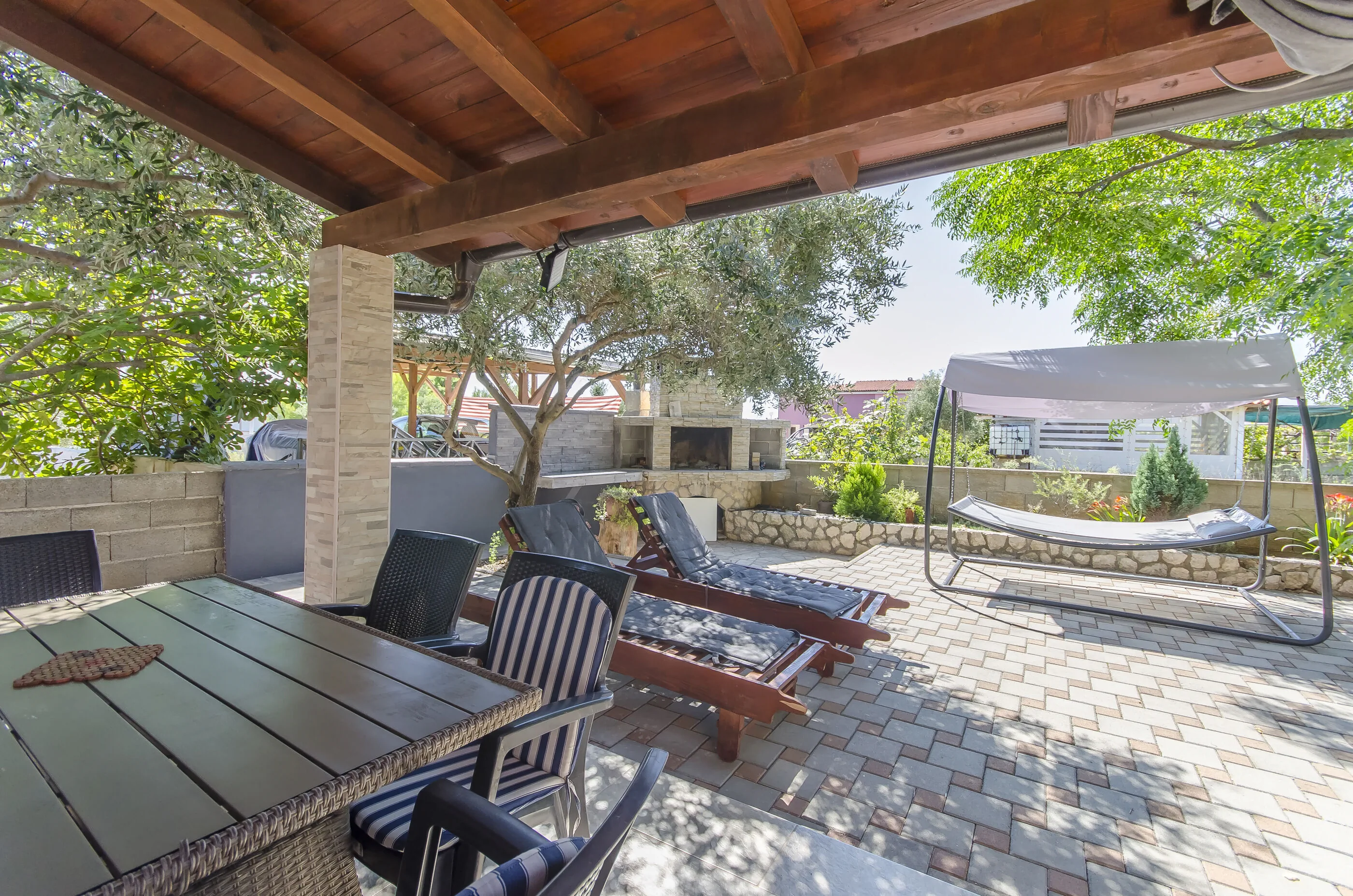 Apartments Lovely Courtyard Vir – Vir, Croația