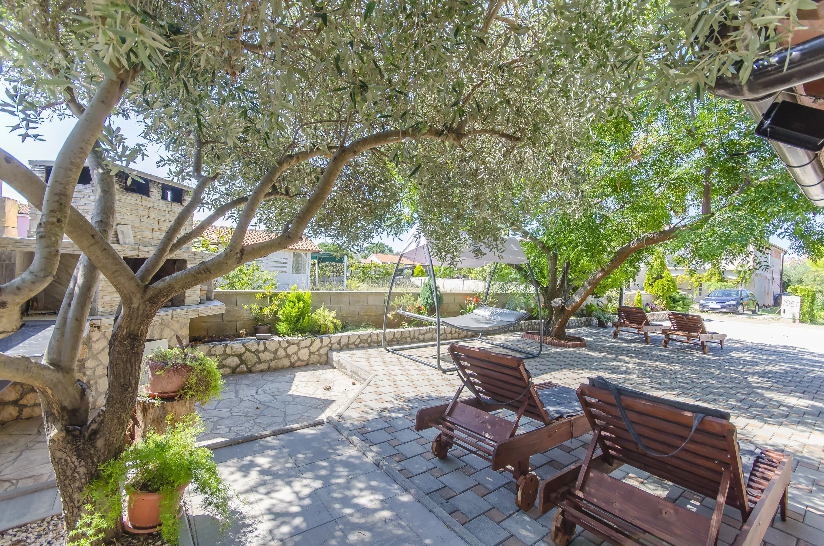 Apartments Lovely Courtyard Vir – Vir, Croația