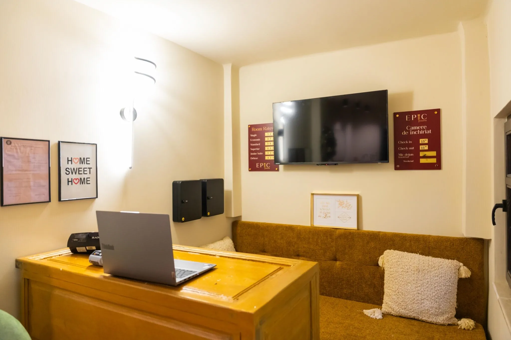 Epic Rooms Brașov – Brașov, România