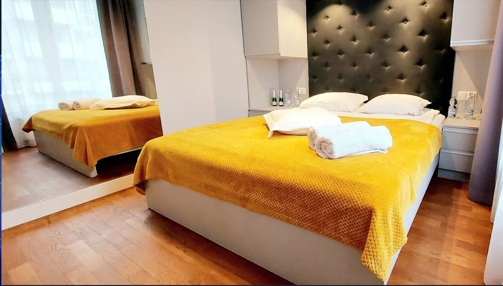 Miodowy apartament z balkonem, garażem, huśtawką, Rzeszów – Rzeszów, Polska