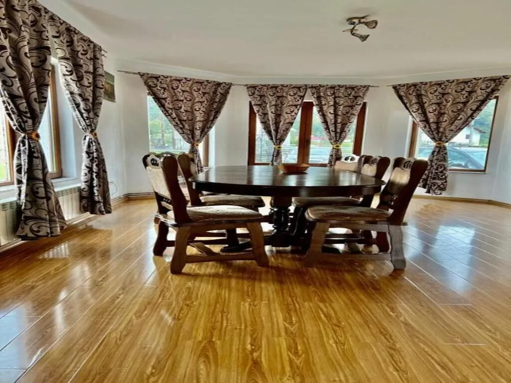 Casa Rus Leordina – Leordina, România