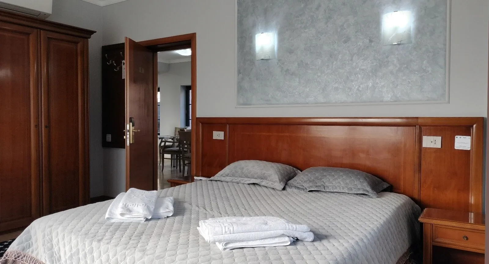 Klok Boutique 'Otel Seini – Seini, România