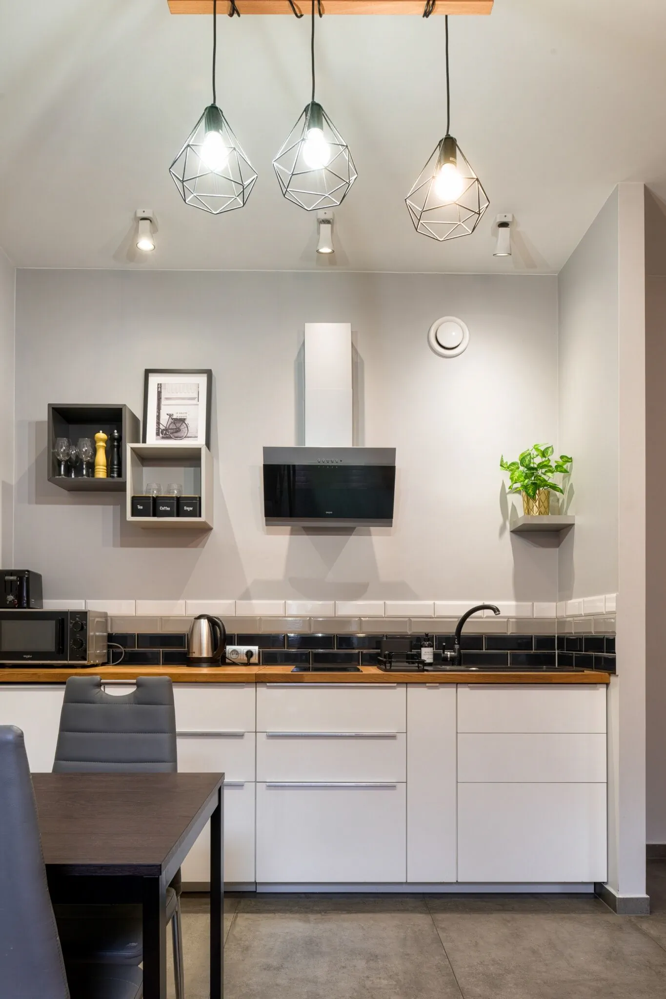Discover Kraków/Apartamenty Loft/Kraków ul. Lubicz – Kraków, Polska