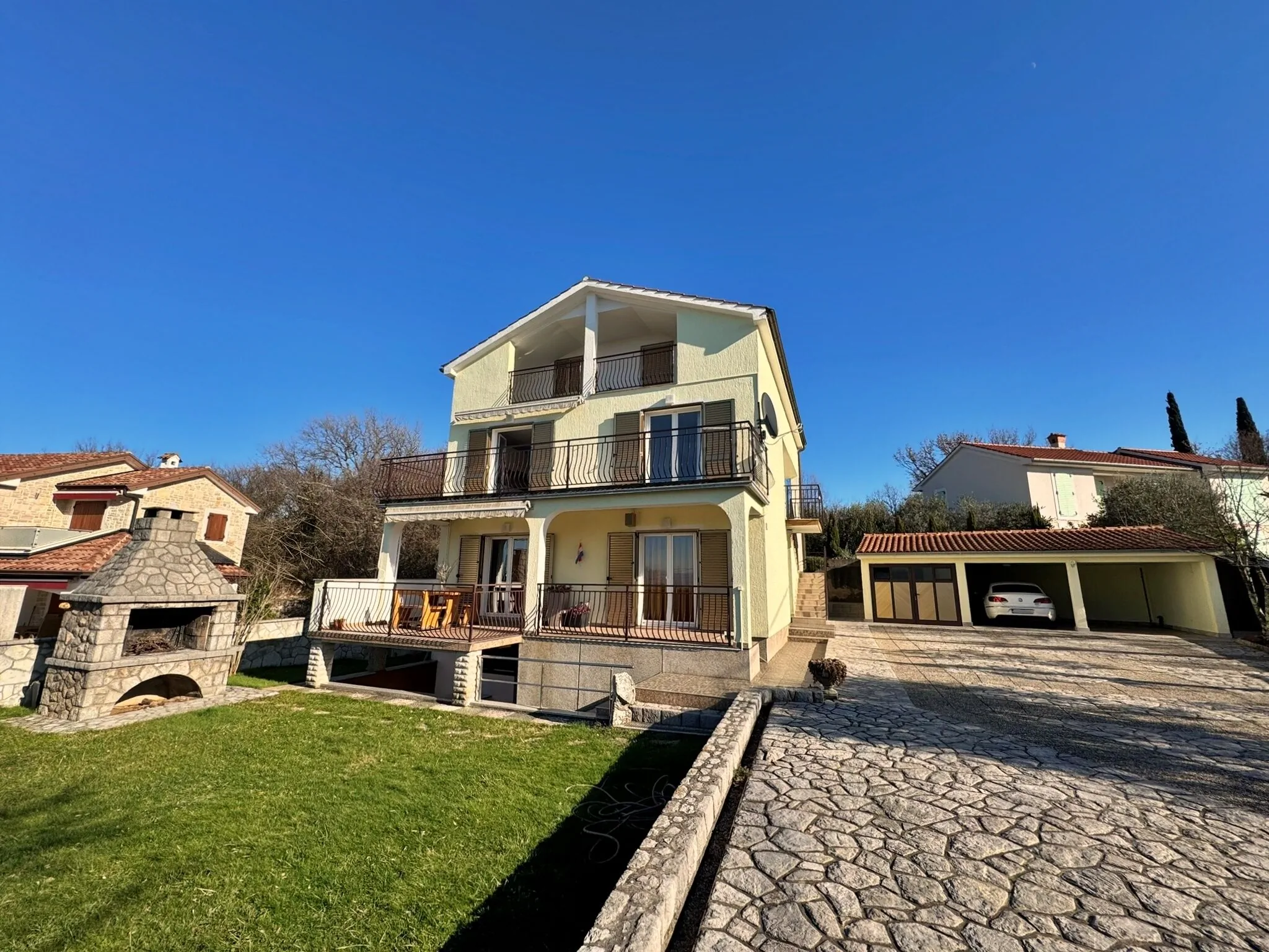 Apartments Pavle Malinska – Ljutići, Croația