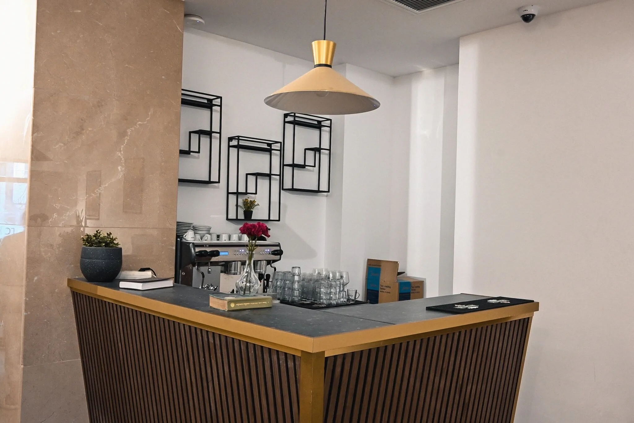 Airport Hotel - Bed and Breakfast Otopeni – Otopeni, România