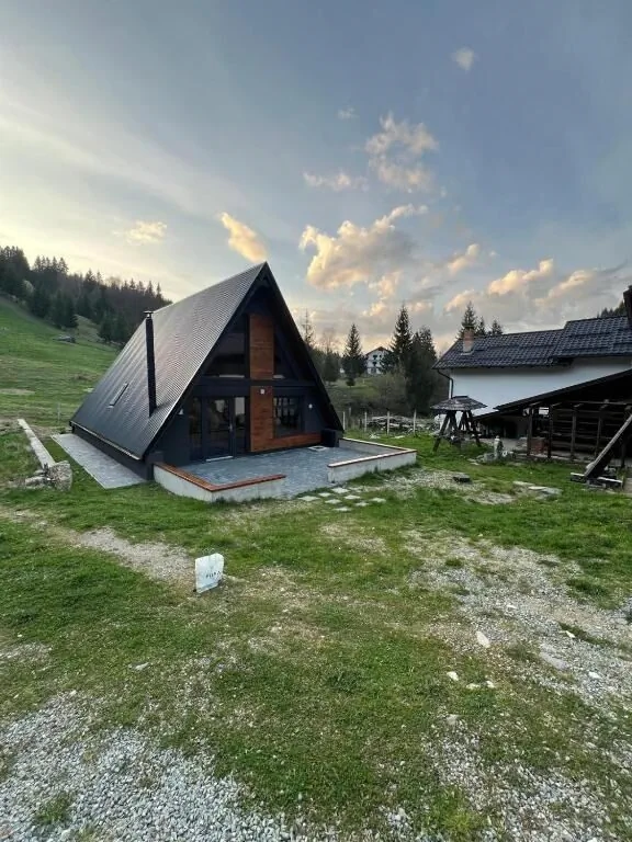 CabanA Oscar Borșa – Borşa, România