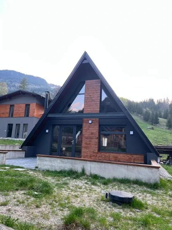 CabanA Oscar Borșa – Borşa, România