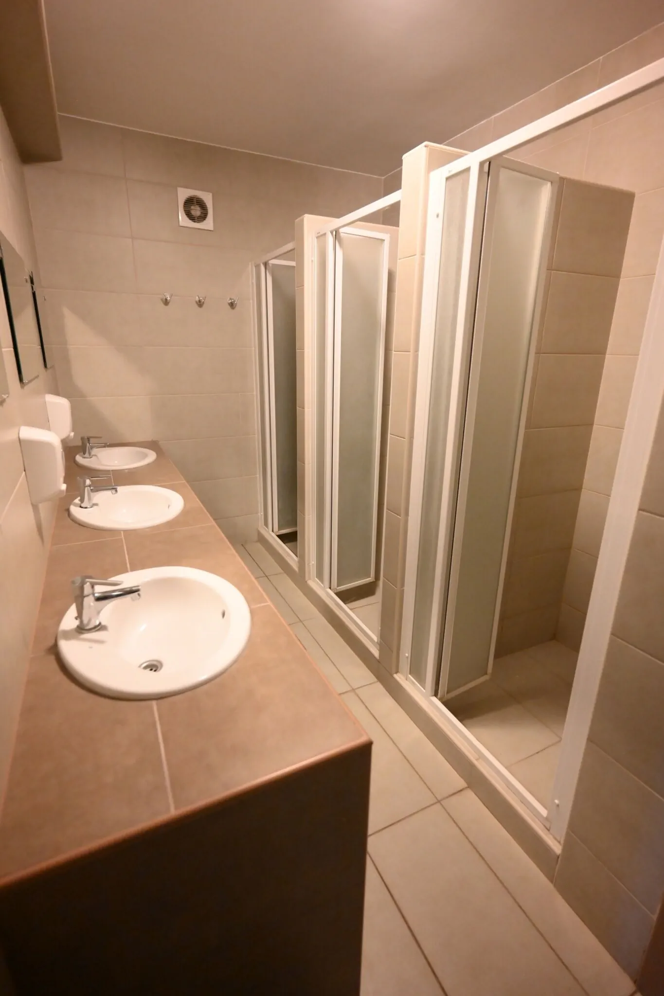 Fürdőkerti Ifjúsági Szálló Hajdúböszörmény – Beșermeni, Ungaria