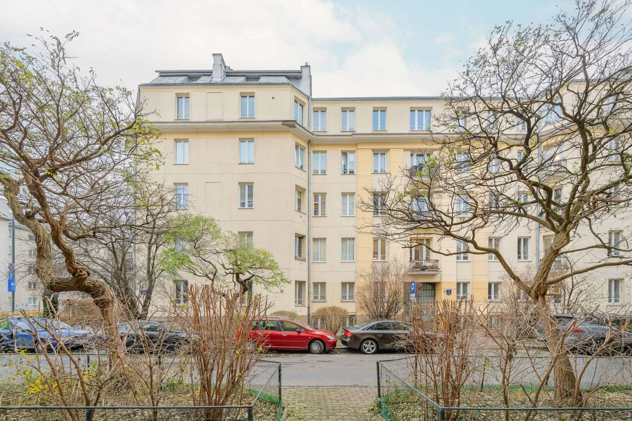 Apartament Pługa 1 | Klimatyczny Apartament | Biurko Warszawa – Warszawa, Polska