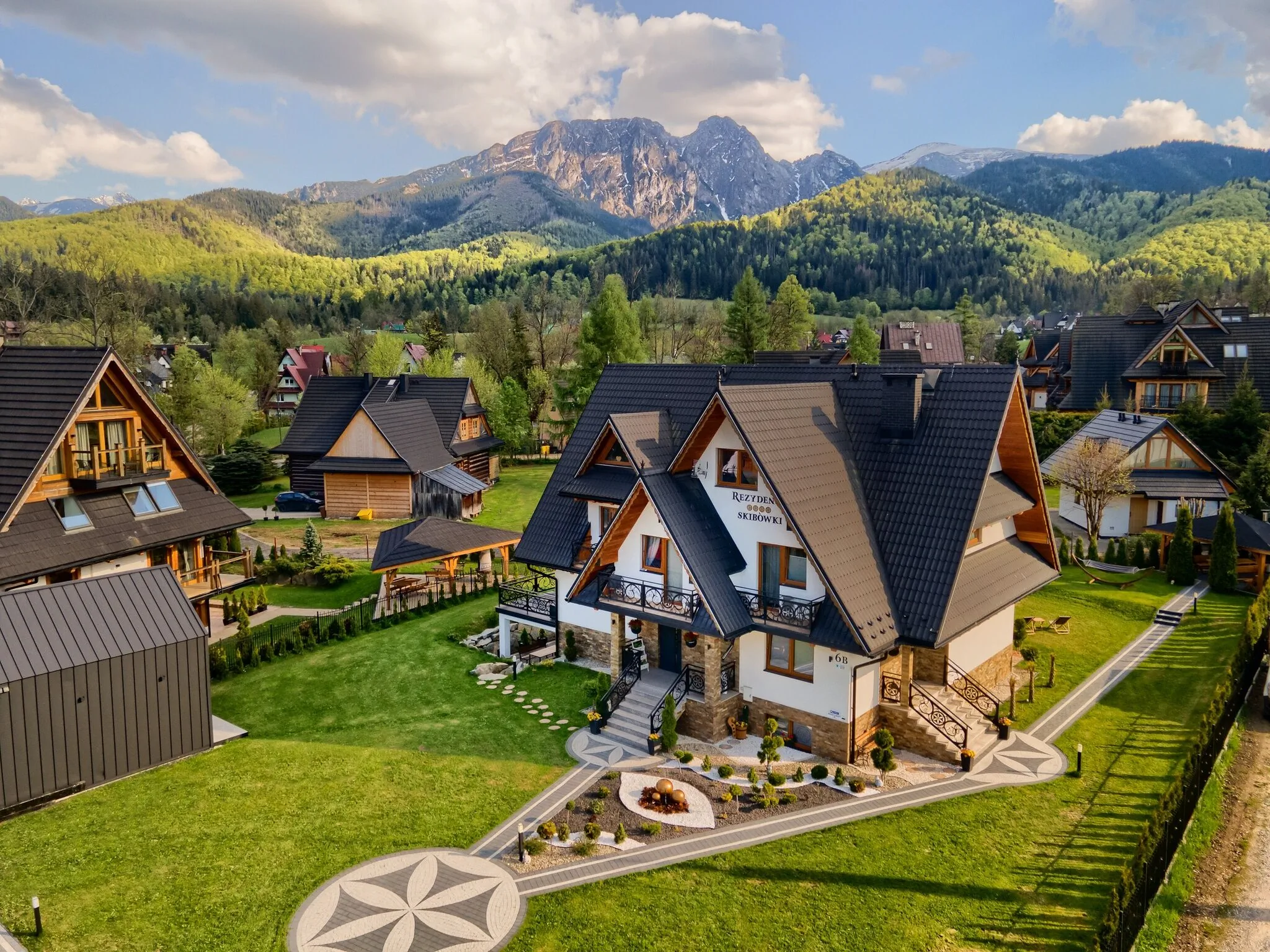REZYDENCJA SKIBÓWKI sauna&jacuzzi – Zakopane, Polska