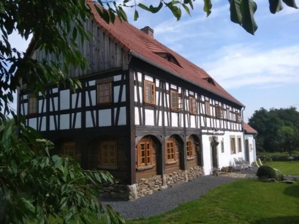 Izerski dom  – Leśna, Polsko