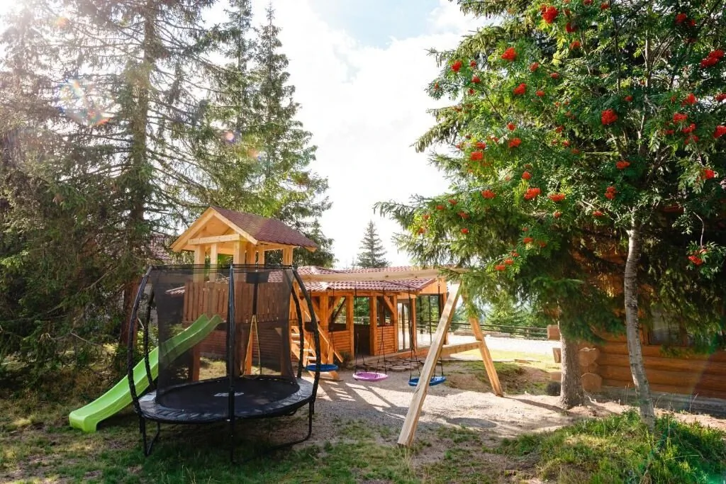 Casa din Deal Mărișel  – Mărişel, România