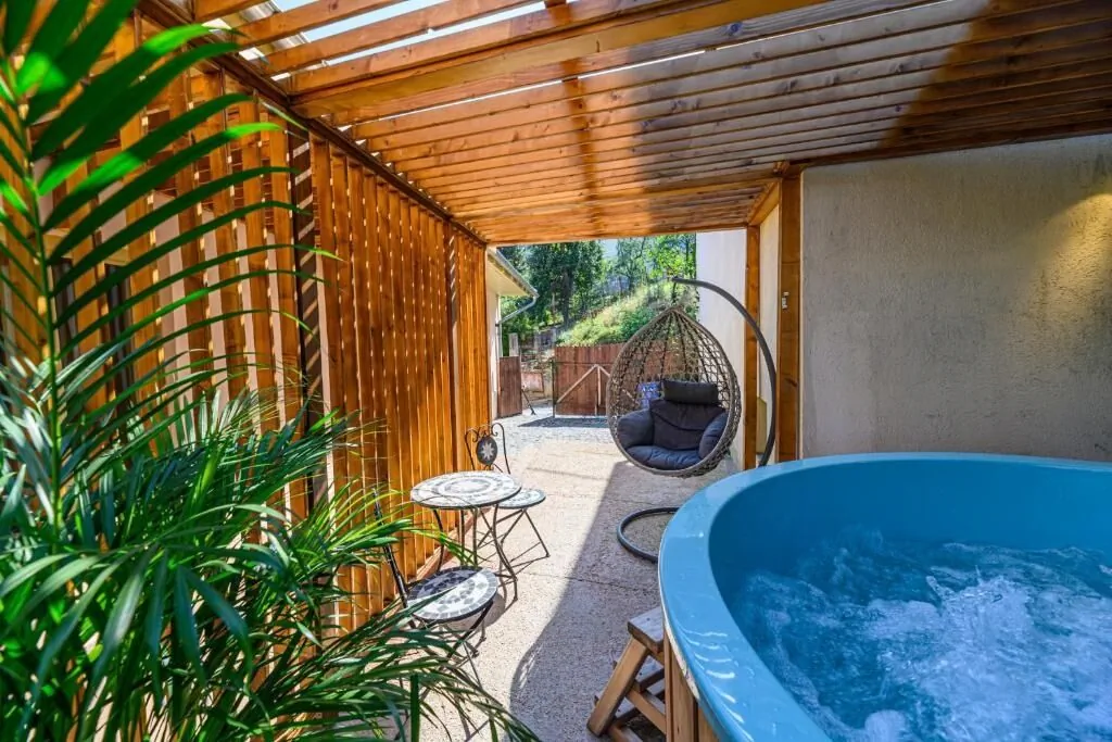 Casa Lagom Hot Tube Hideout Brasov – Braşov, Rumunsko