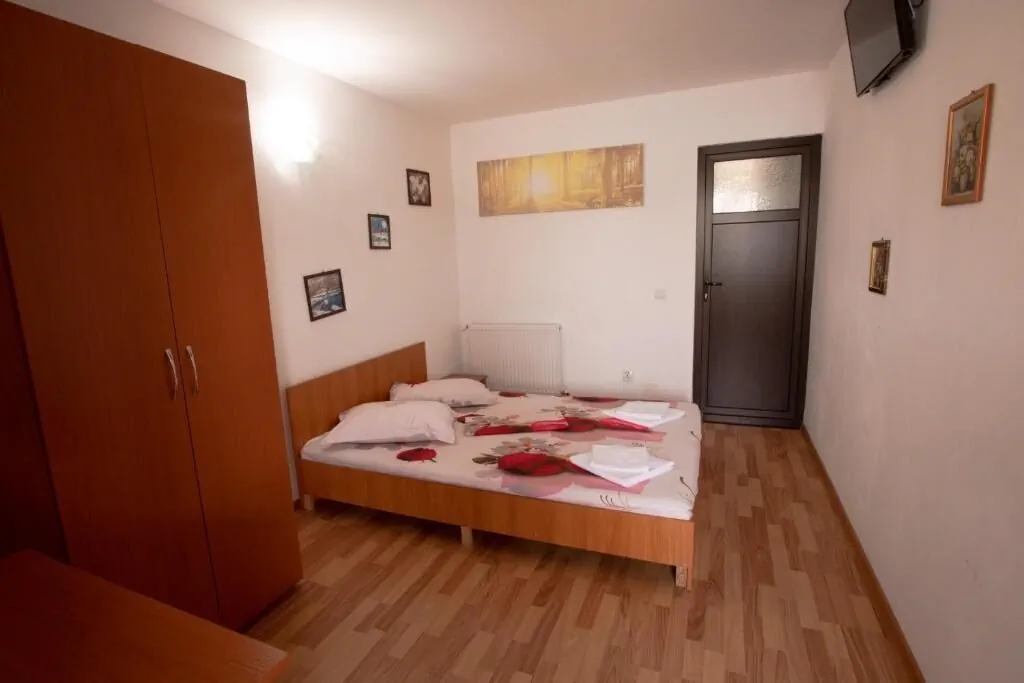 Casa Camelia Dubova – Dubova, România