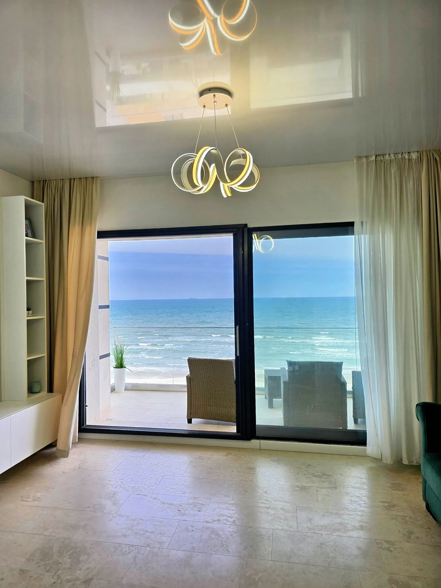 BeachFront Bliss- Endless Summer Mamaia Nord  – Mamaia-Sat, România