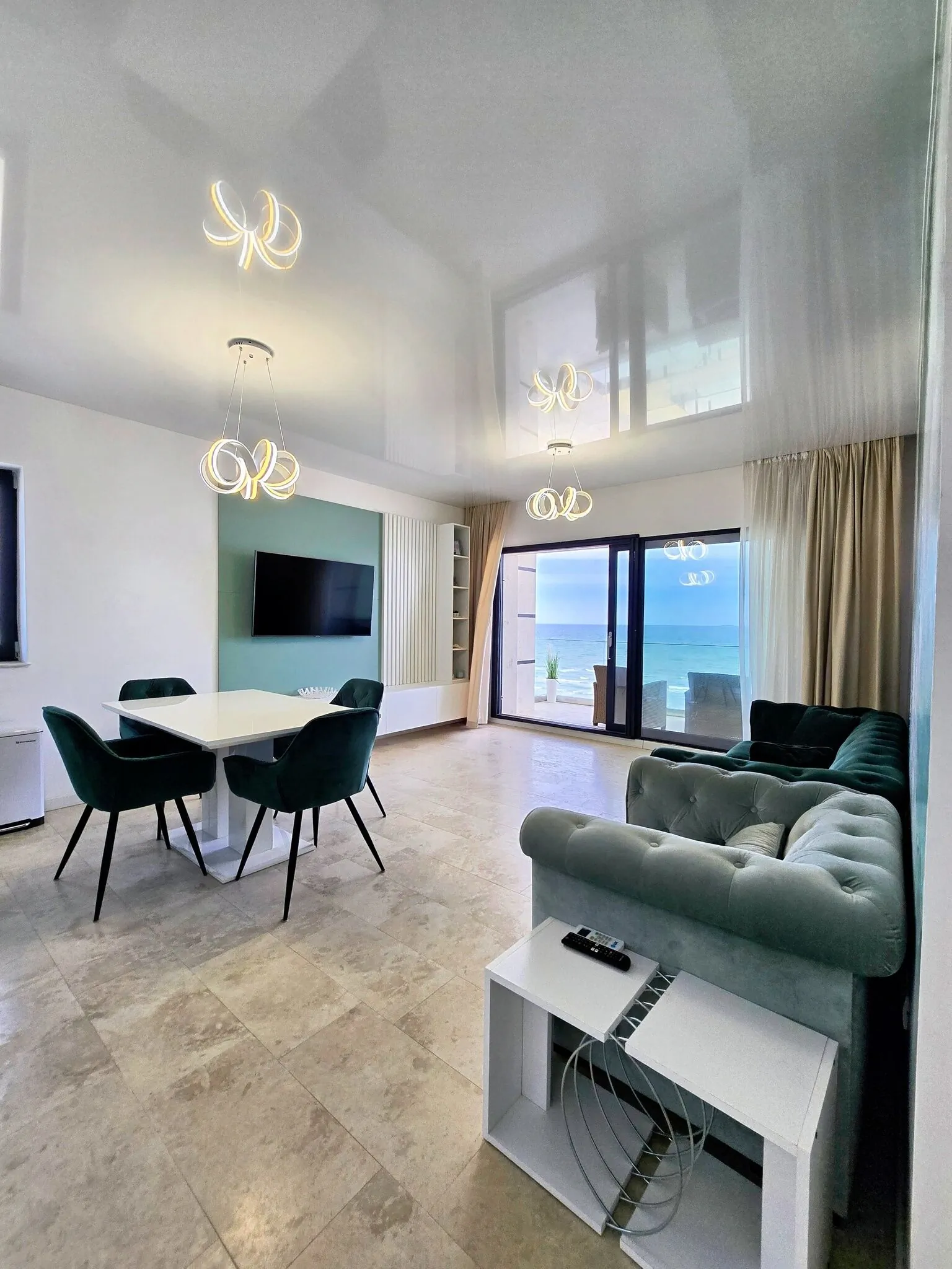 BeachFront Bliss- Endless Summer Mamaia Nord  – Mamaia-Sat, România