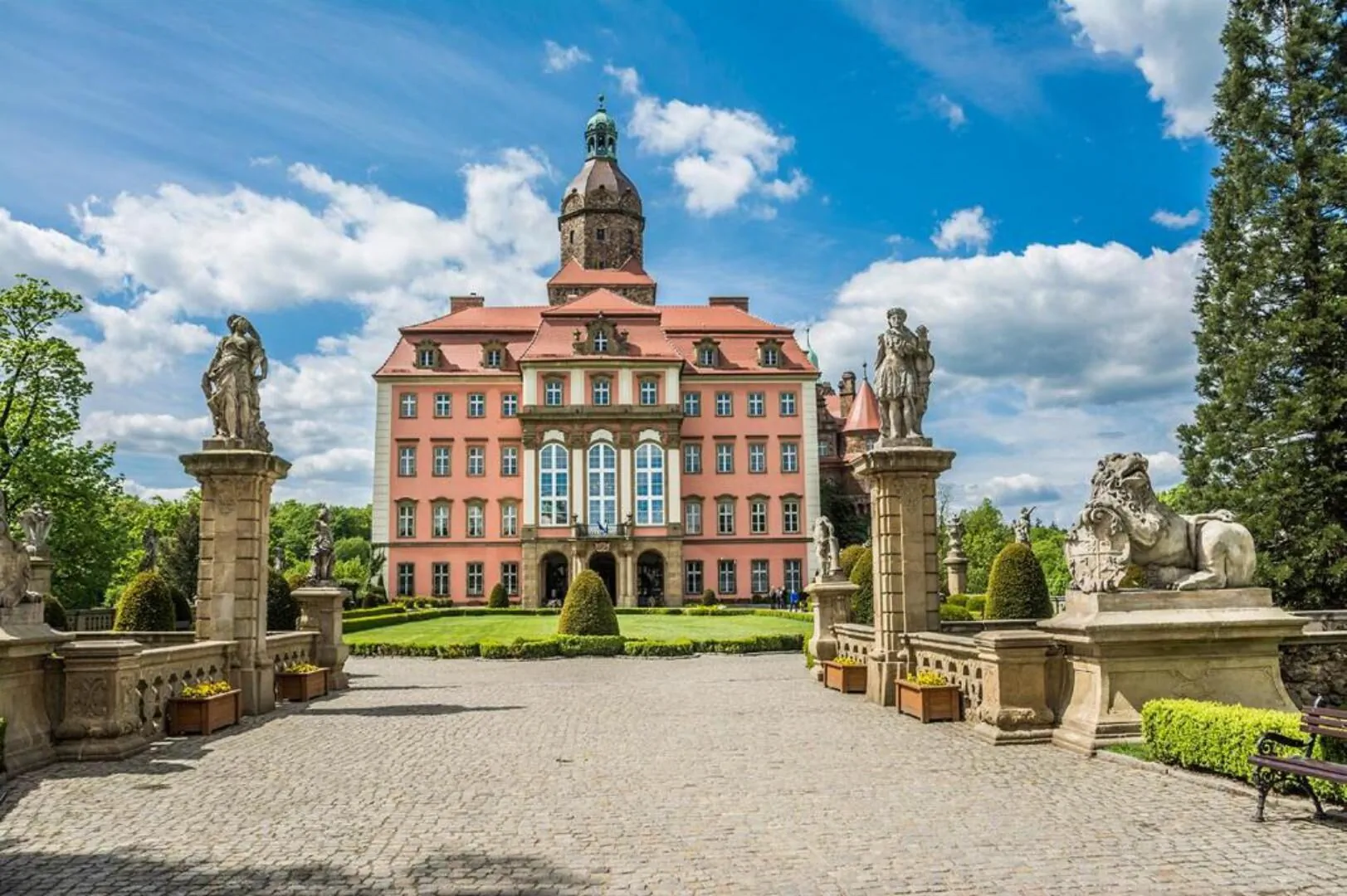 Hotel Przy Oślej Bramie - Zamek Książ Wałbrzych – Wałbrzych, Polska