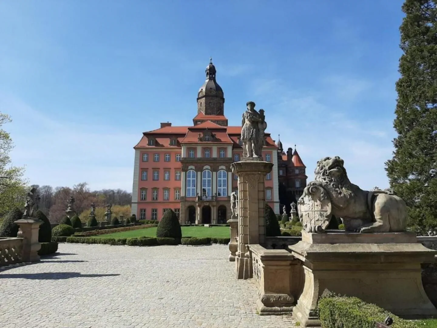 Hotel Przy Oślej Bramie - Zamek Książ Wałbrzych – Wałbrzych, Polska