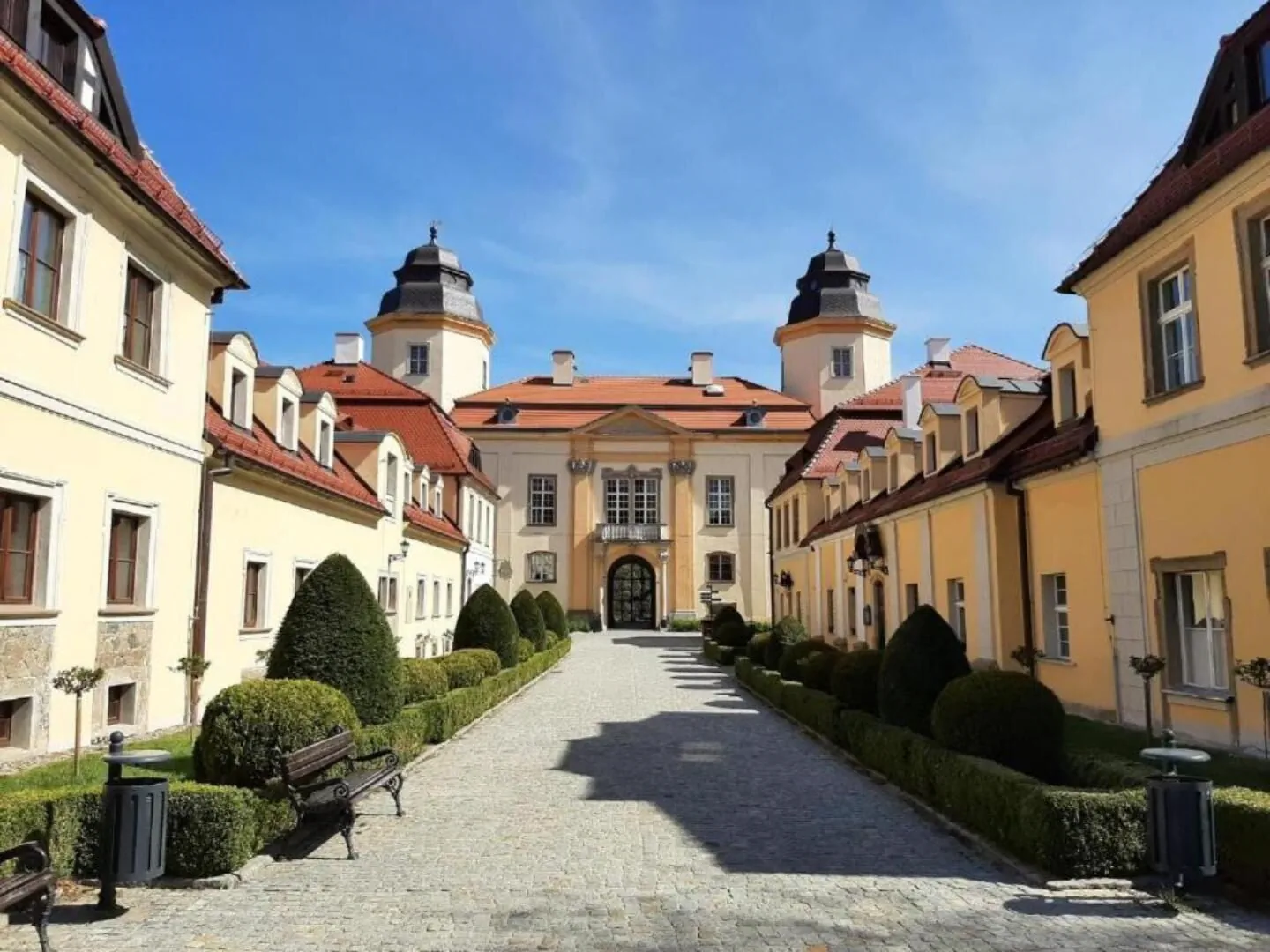 Hotel Przy Oślej Bramie - Zamek Książ Wałbrzych – Wałbrzych, Polska