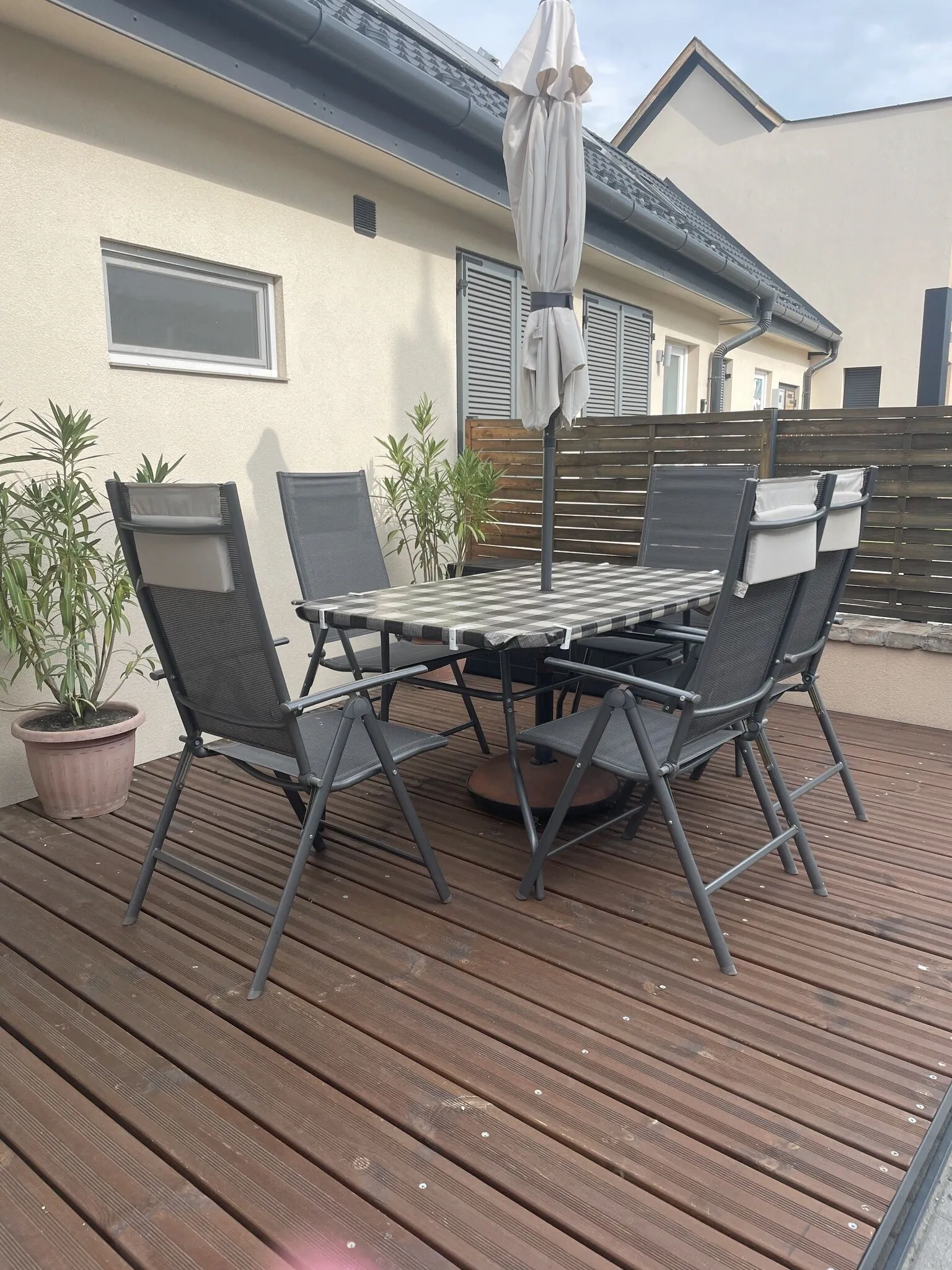 Pupi Apartmanház Balatonlelle – Balatonlelle, Ungaria