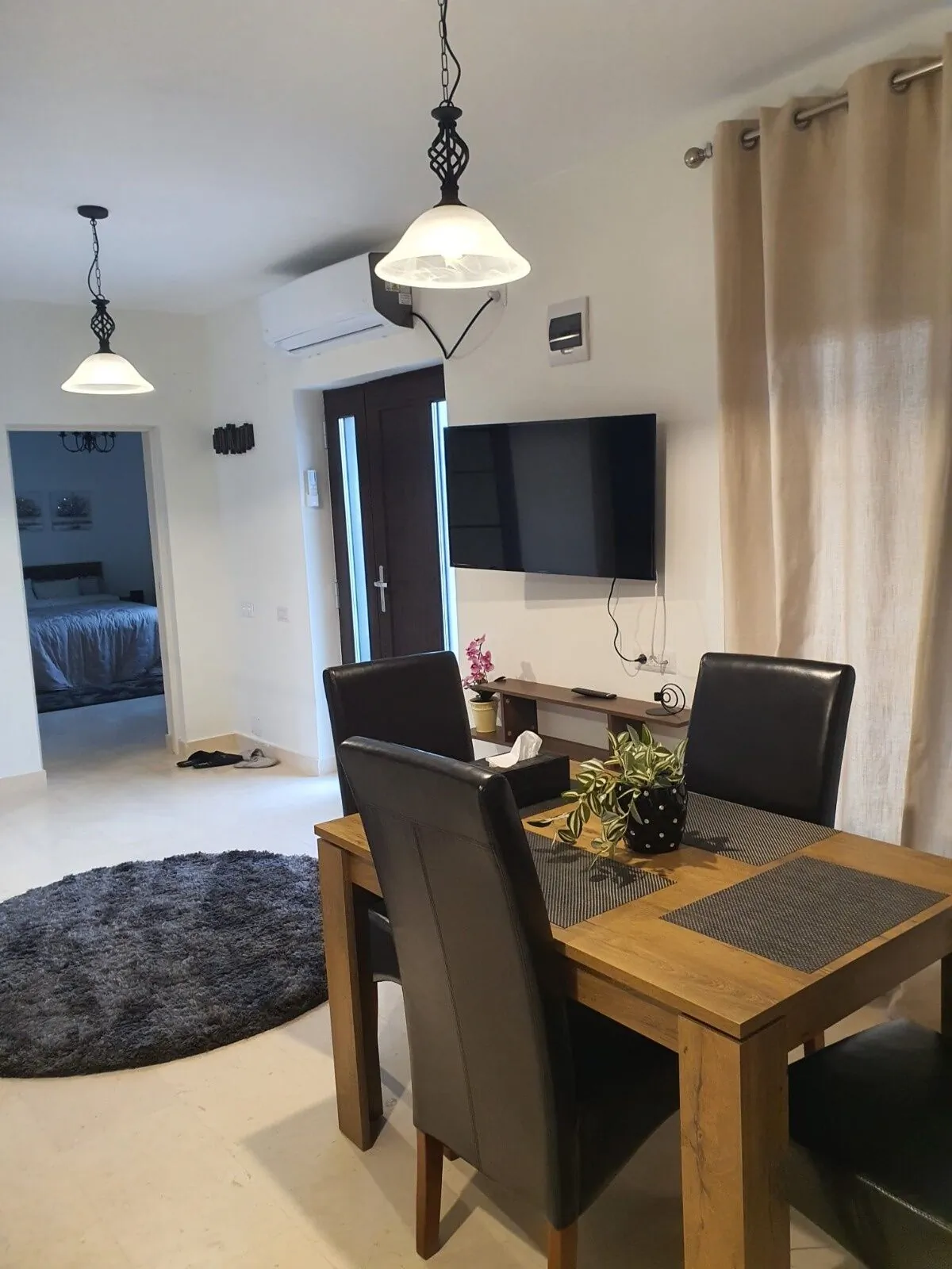 Casa cu Flori Pantelimon – Pantelimon, România