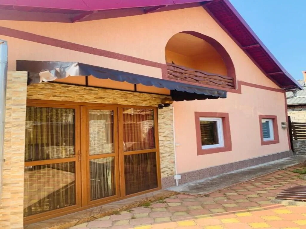 Casa Colt De Rai Corbi – Corbi, România