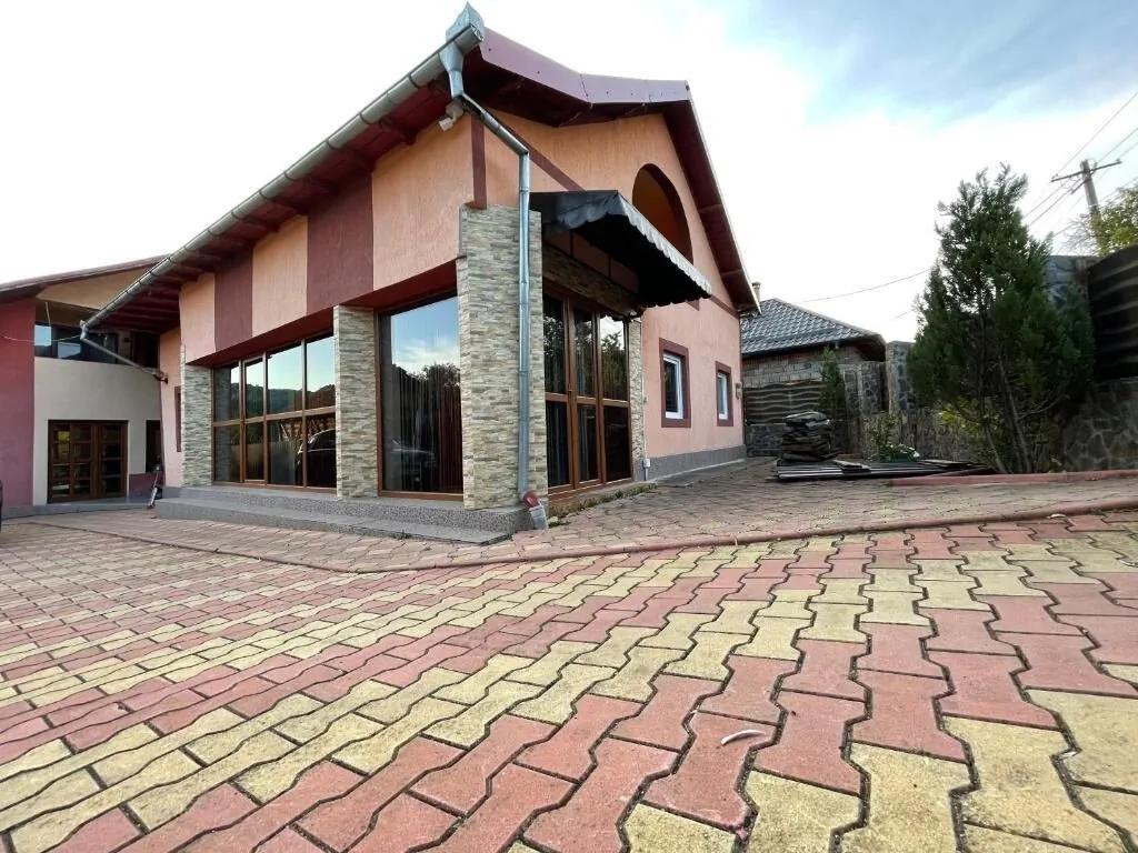 Casa Colt De Rai Corbi – Corbi, România