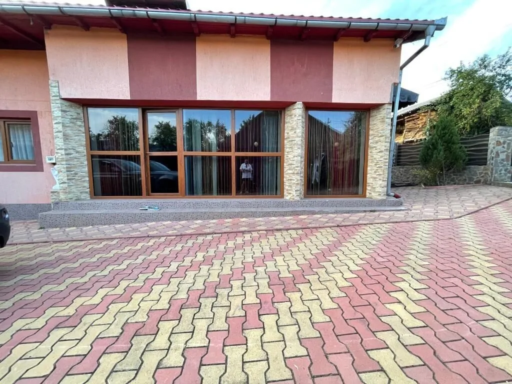 Casa Colt De Rai Corbi – Corbi, România