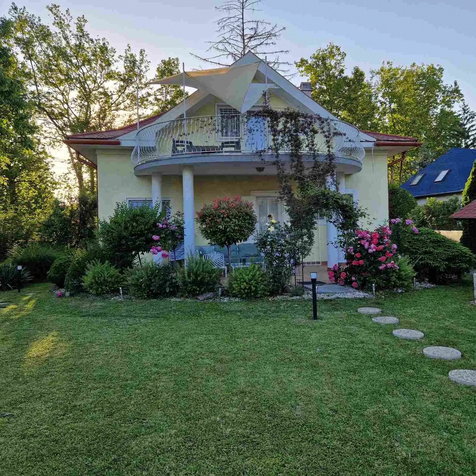 Bellano Villa Balatonkenese – Balatonkenese, Ungaria