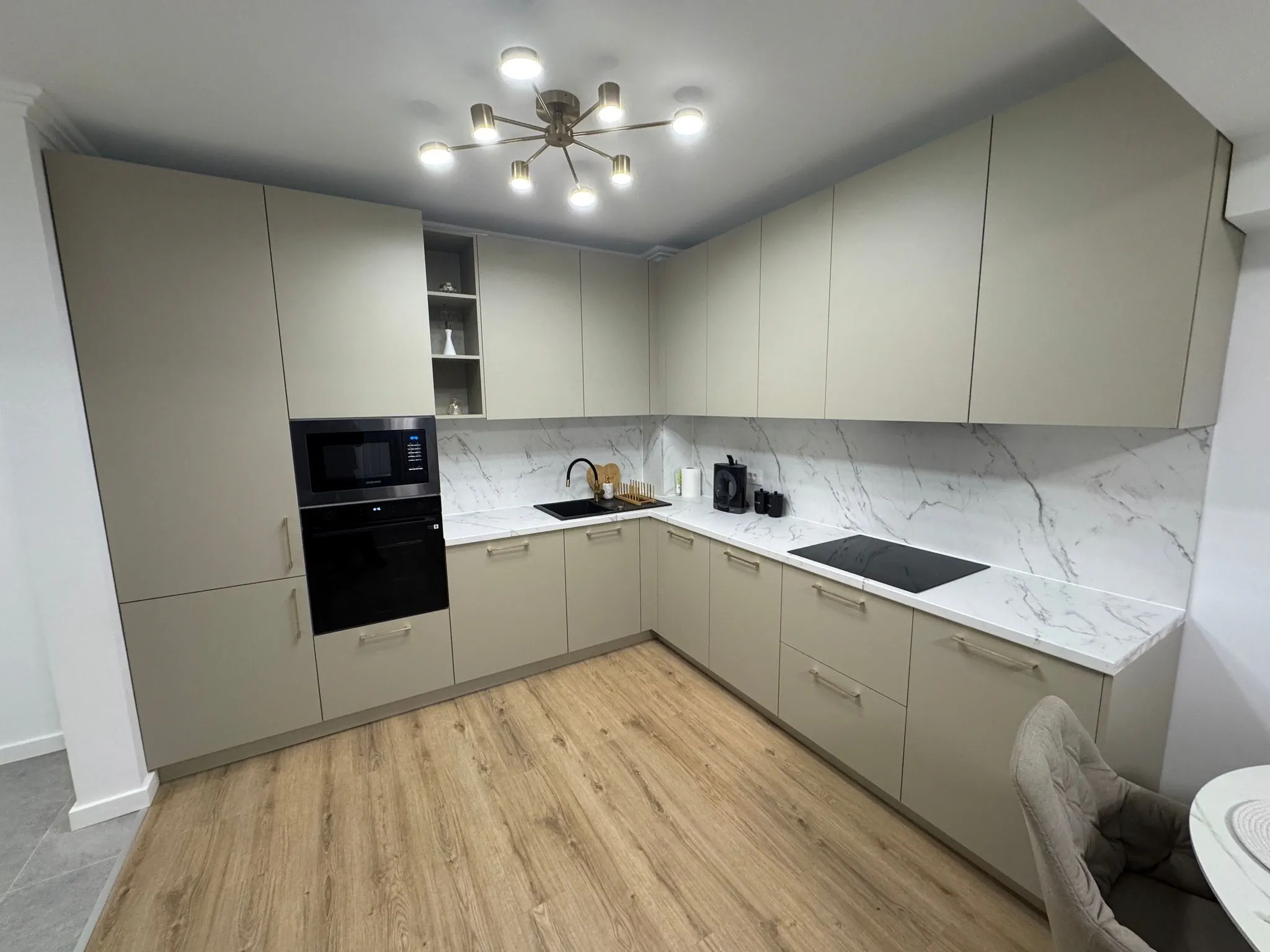 MG Arena Apartment Oradea – Oradea, România