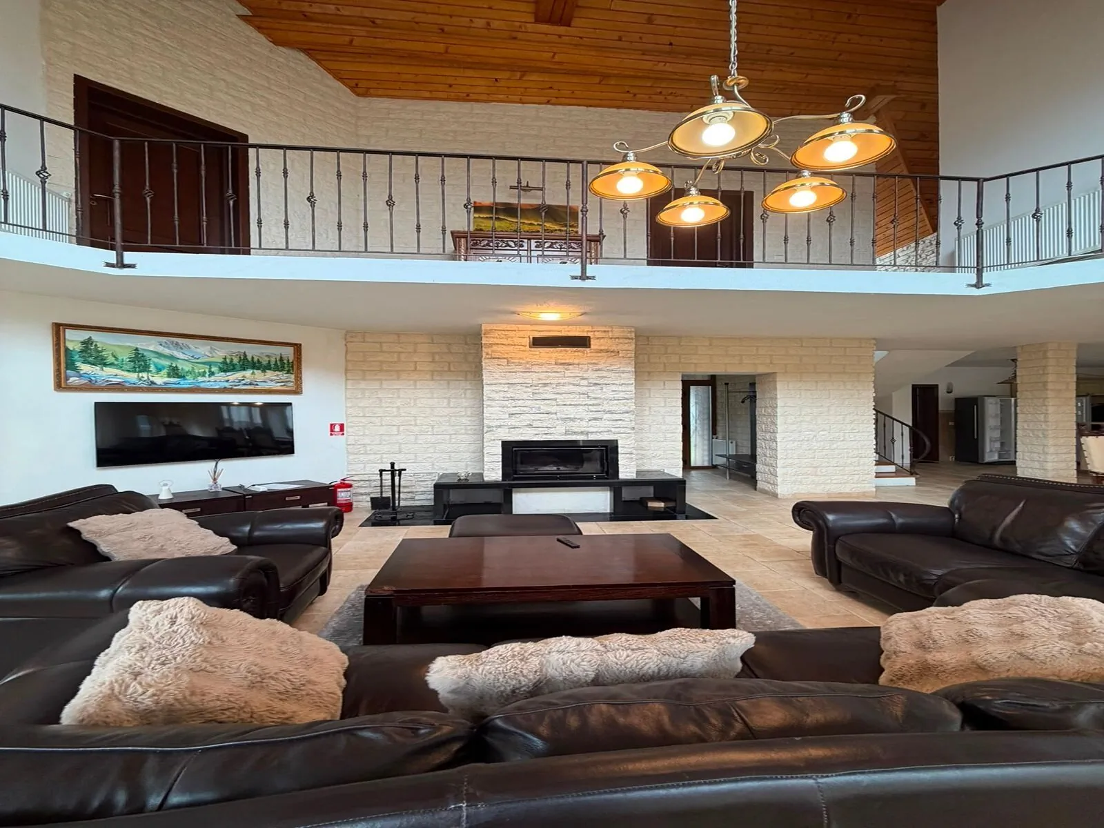 Select Villa Moieciu  – Moieciu de Jos, România