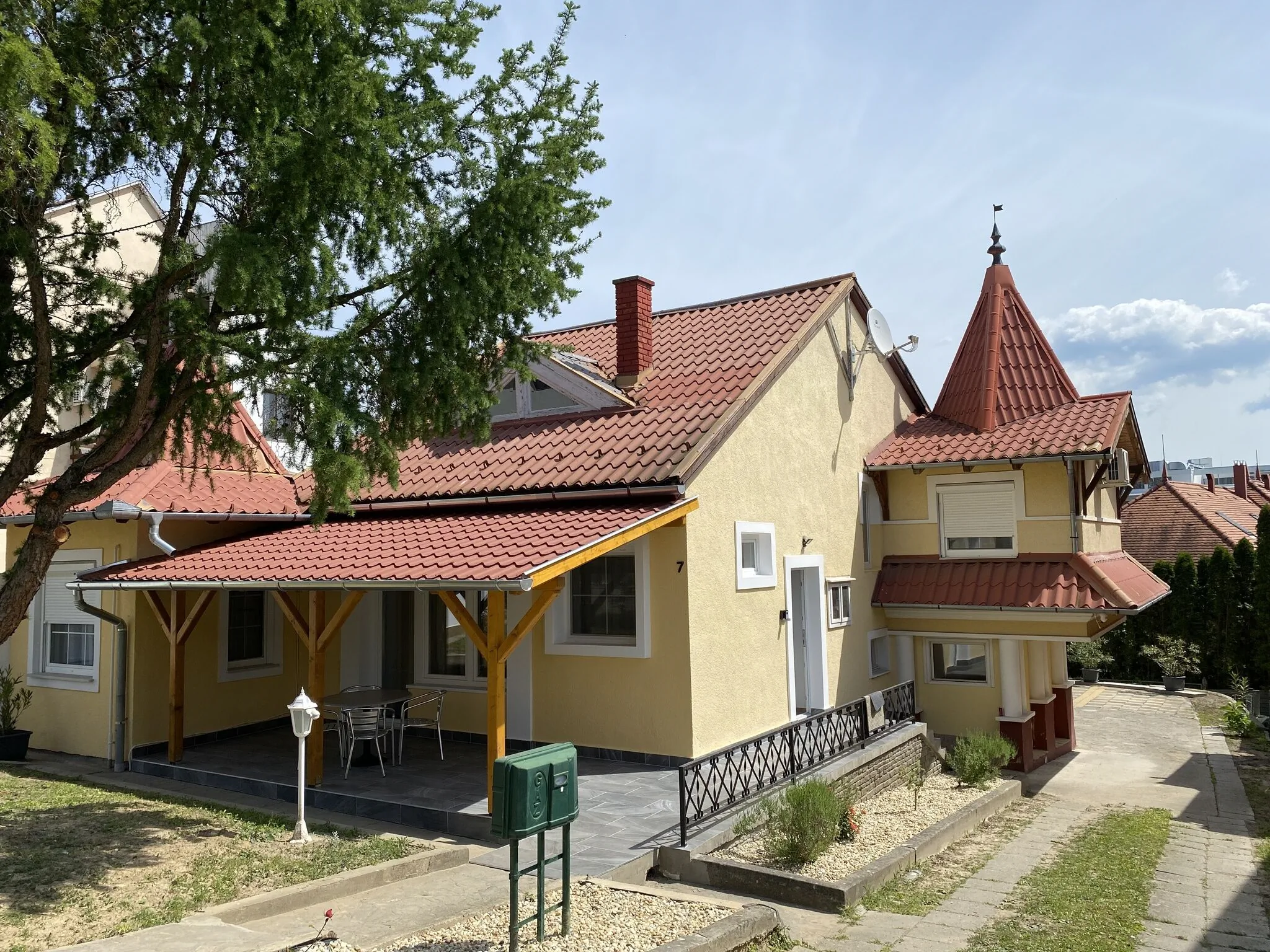 Kármen Apartmanház Hévíz – Hévíz, Ungaria
