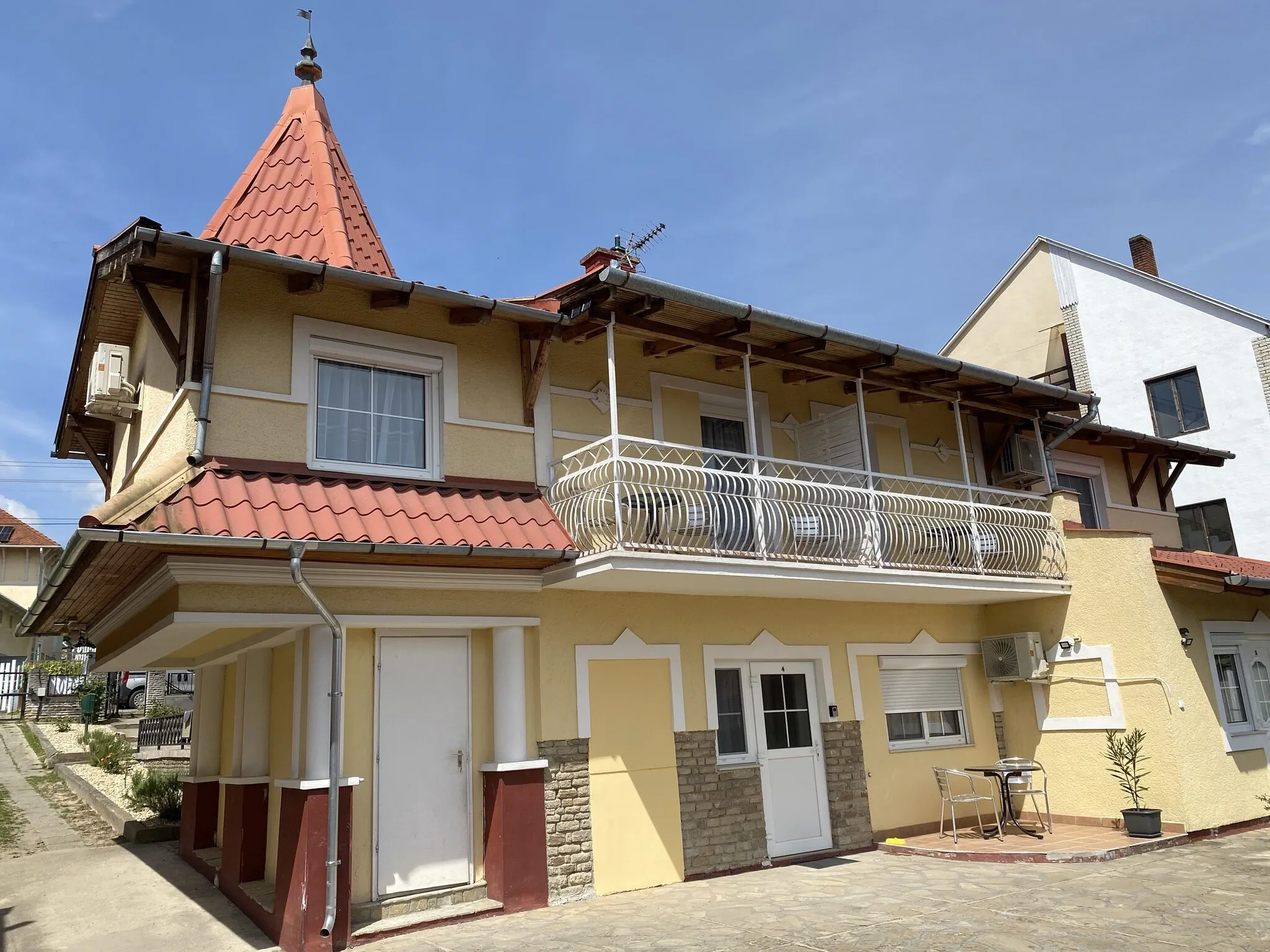 Kármen Apartmanház Hévíz – Hévíz, Ungaria
