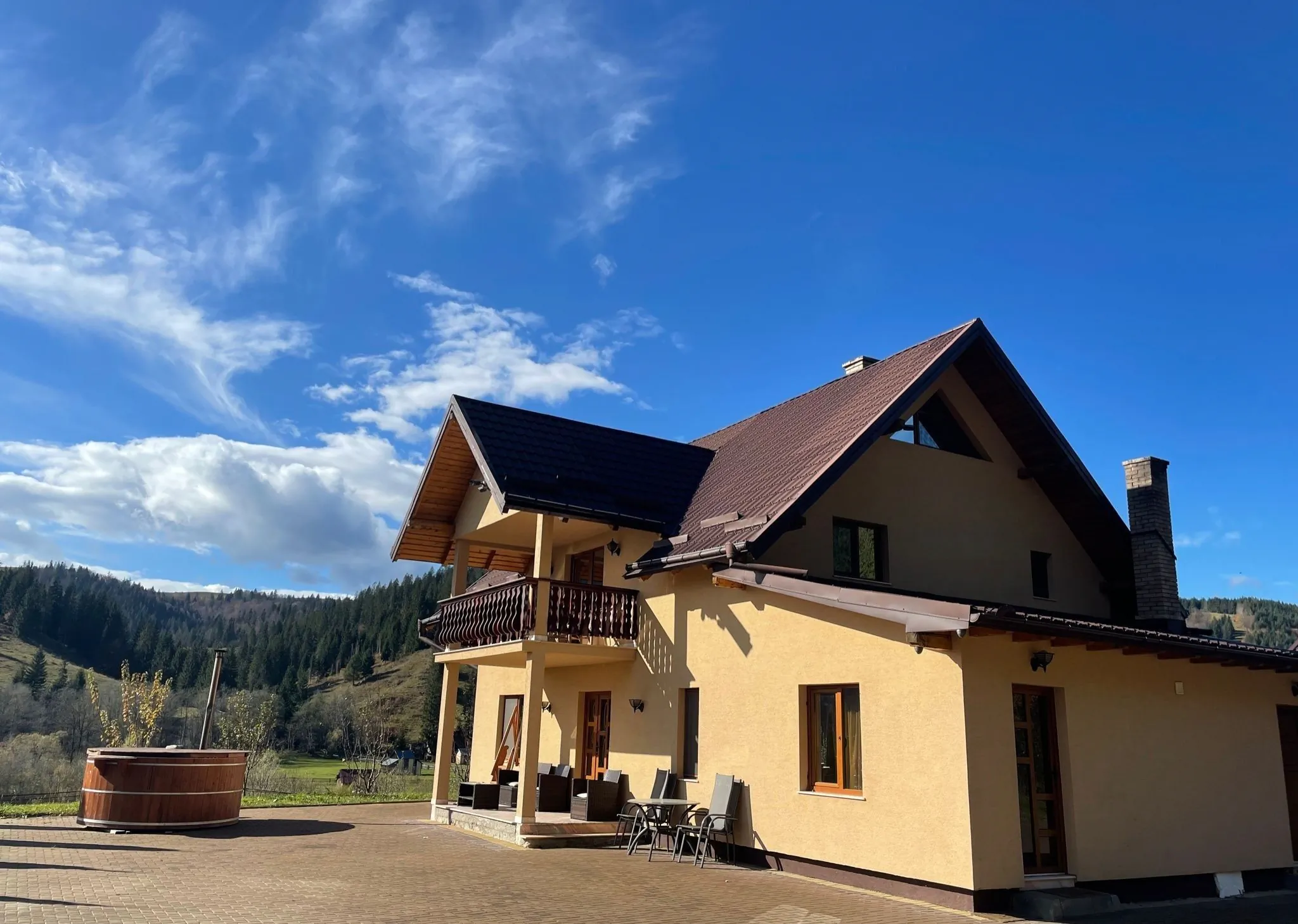 Cabana Vânătorului Moldoviţa – Rașca, România