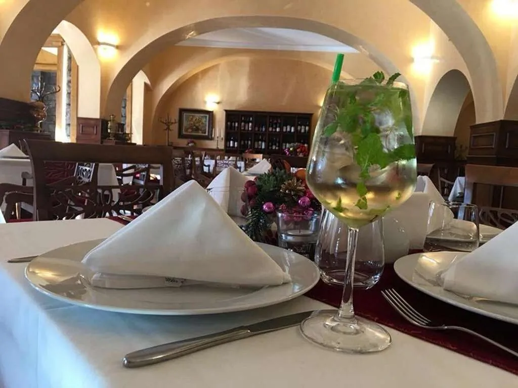 Hotel Hanul Bran – Bran, România
