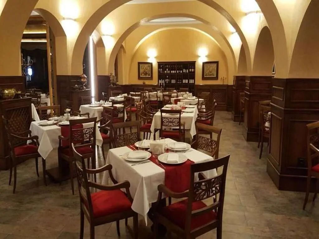 Hotel Hanul Bran – Bran, România