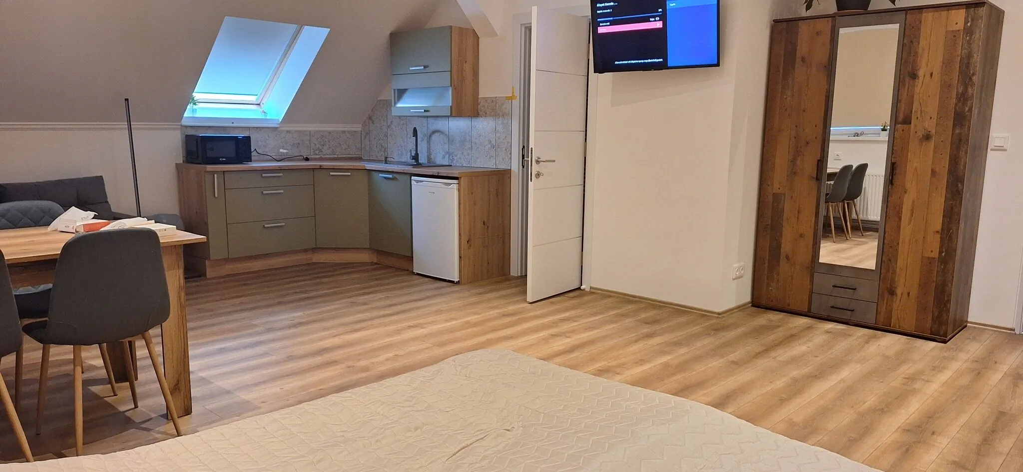 ALRO Stúdió Apartmanház Balatonszárszó – Balatonszárszó, Ungaria