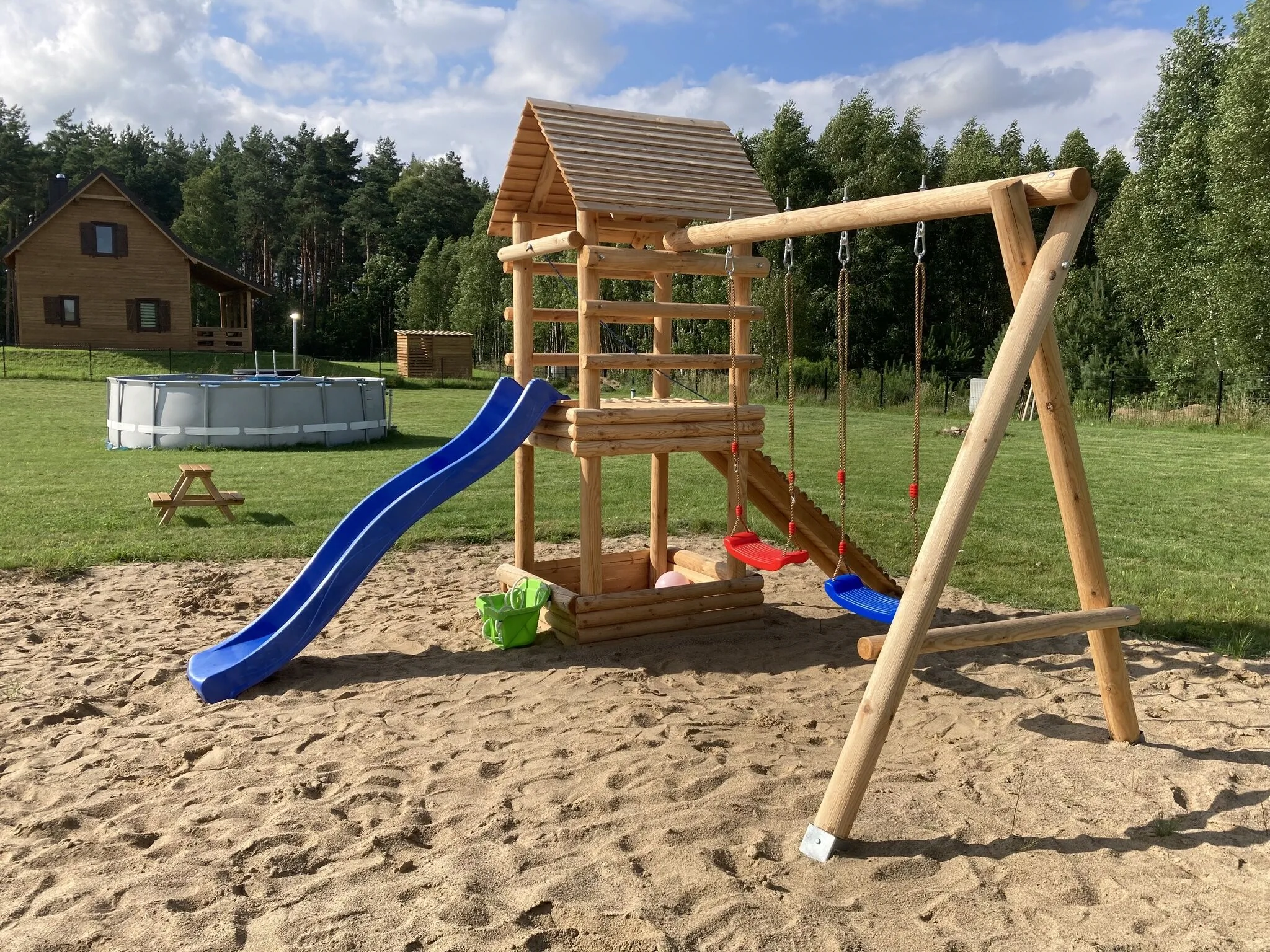 Rumiane Chatki Rybno – Rybno, Polonia