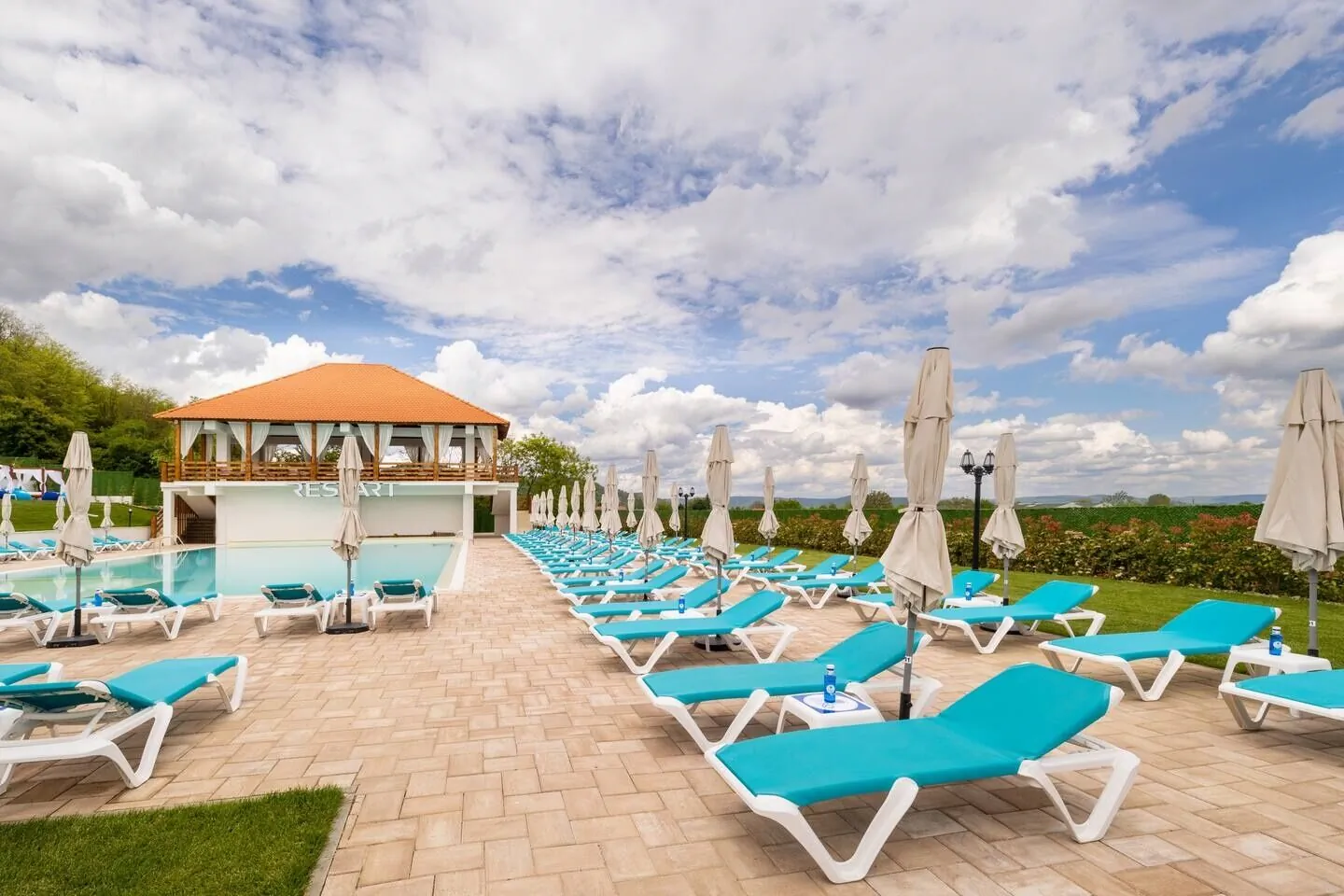 Cozy Family Retreat with Pool CA Micești – Miceşti, România
