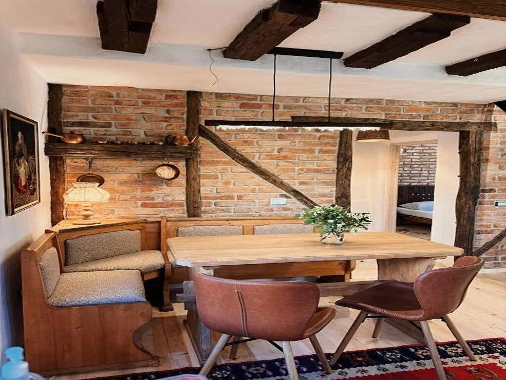 Inside, The Village- The Brick Loft Tunari – Tunari, România