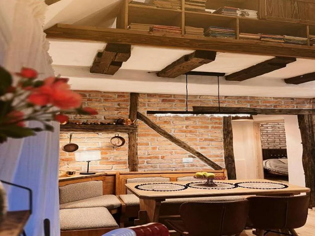 Inside, The Village- The Brick Loft Tunari – Tunari, România