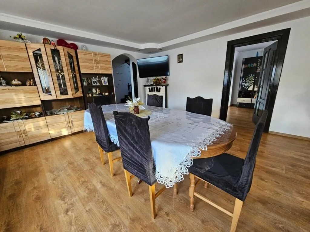 Casa Larisa Cacica – Cacica, România