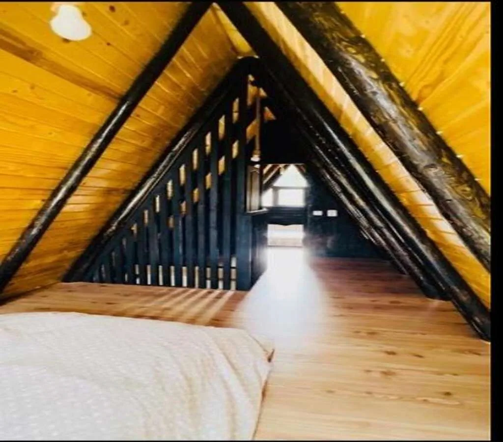 Căsuța cu Narghilea Joseni – Joseni, România