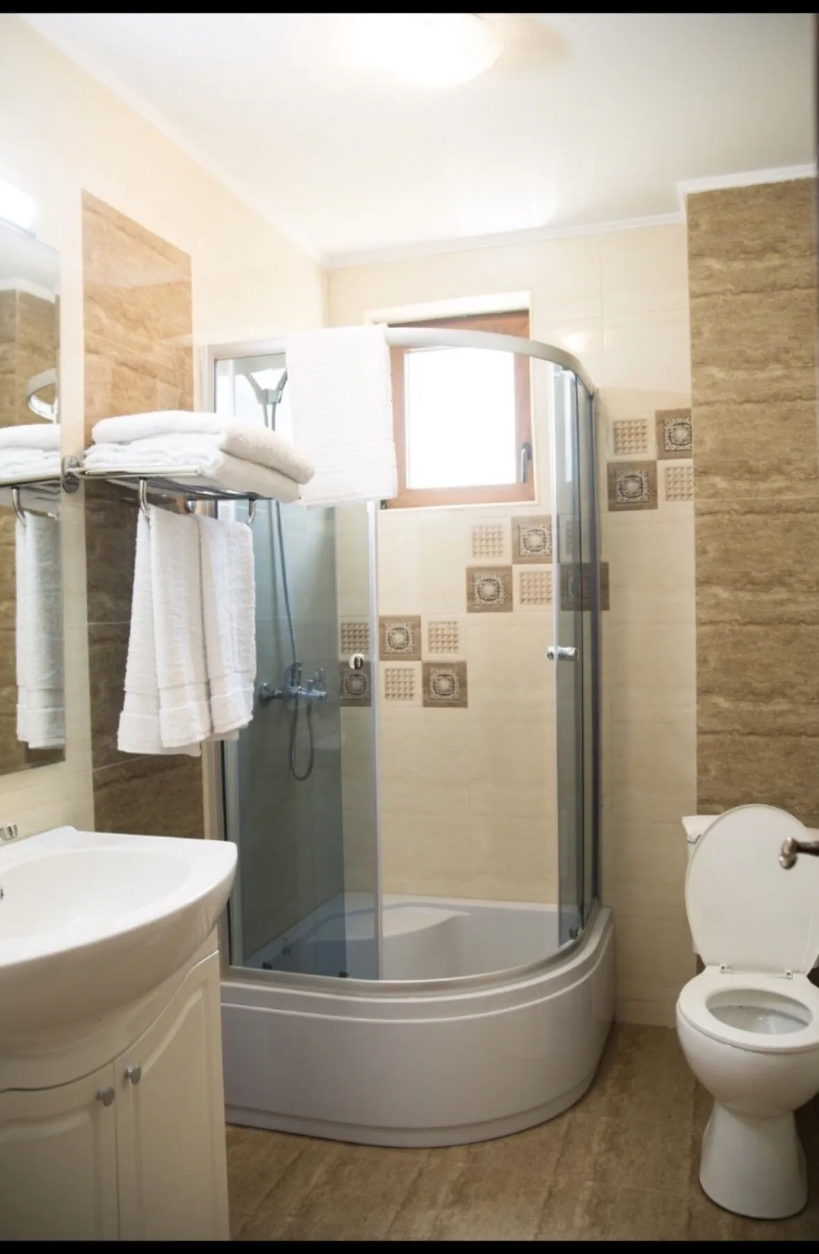 Pensiunea Imperial House Eforie Nord – Eforie Nord, România
