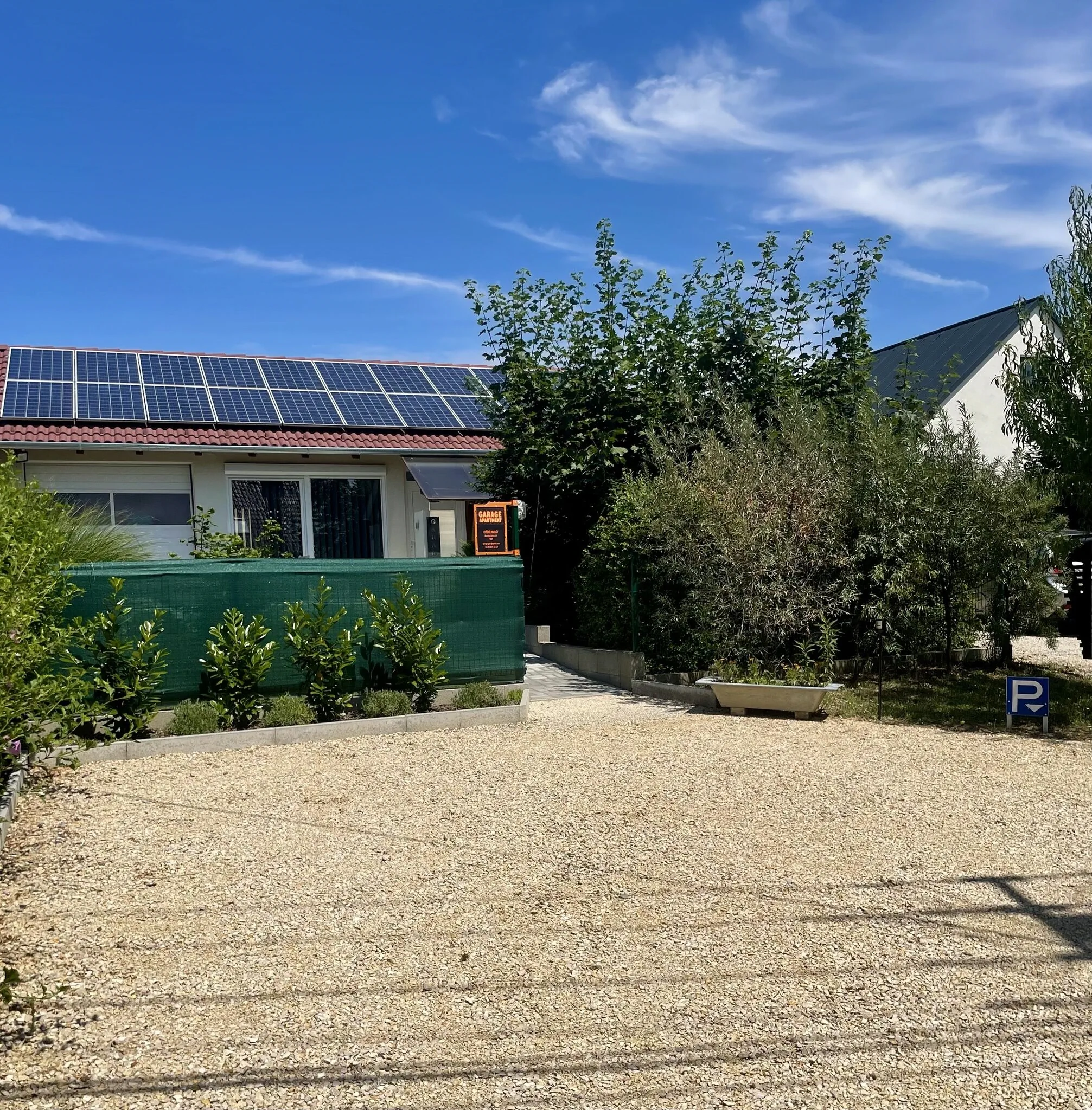 Garage Apartment Győrújbarát – Győrújbarát, Ungaria
