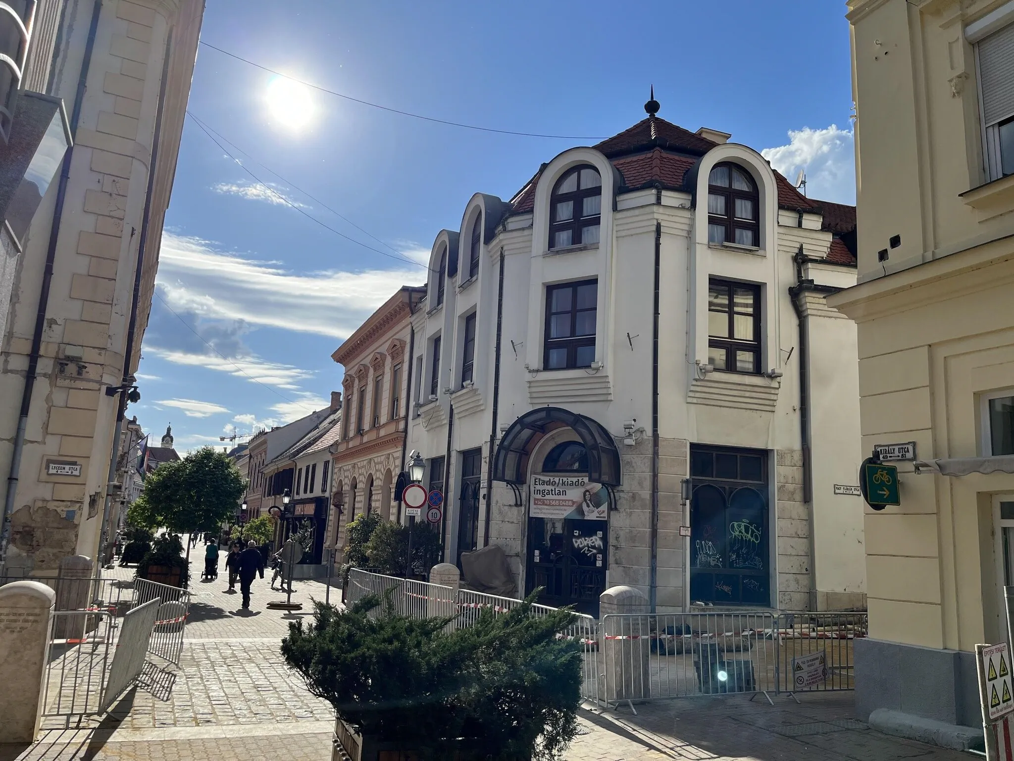 Wellness Hotel Trezor Pécs – Pécs, Ungaria
